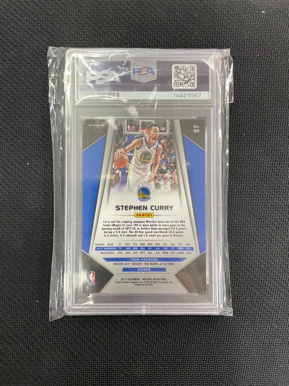 2017-18 Panini Prizm Mosaic Blue #92 Stephen Curry PSA 9 MINT WARRIORS