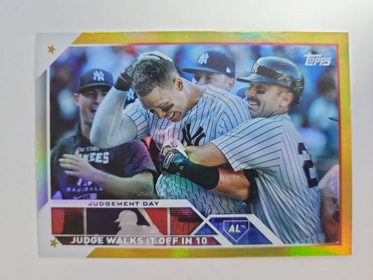 2023 Series 1 Base Gold Foil #245 JUDGEMENT DAY - AARON JUDGE - NY YANKEES