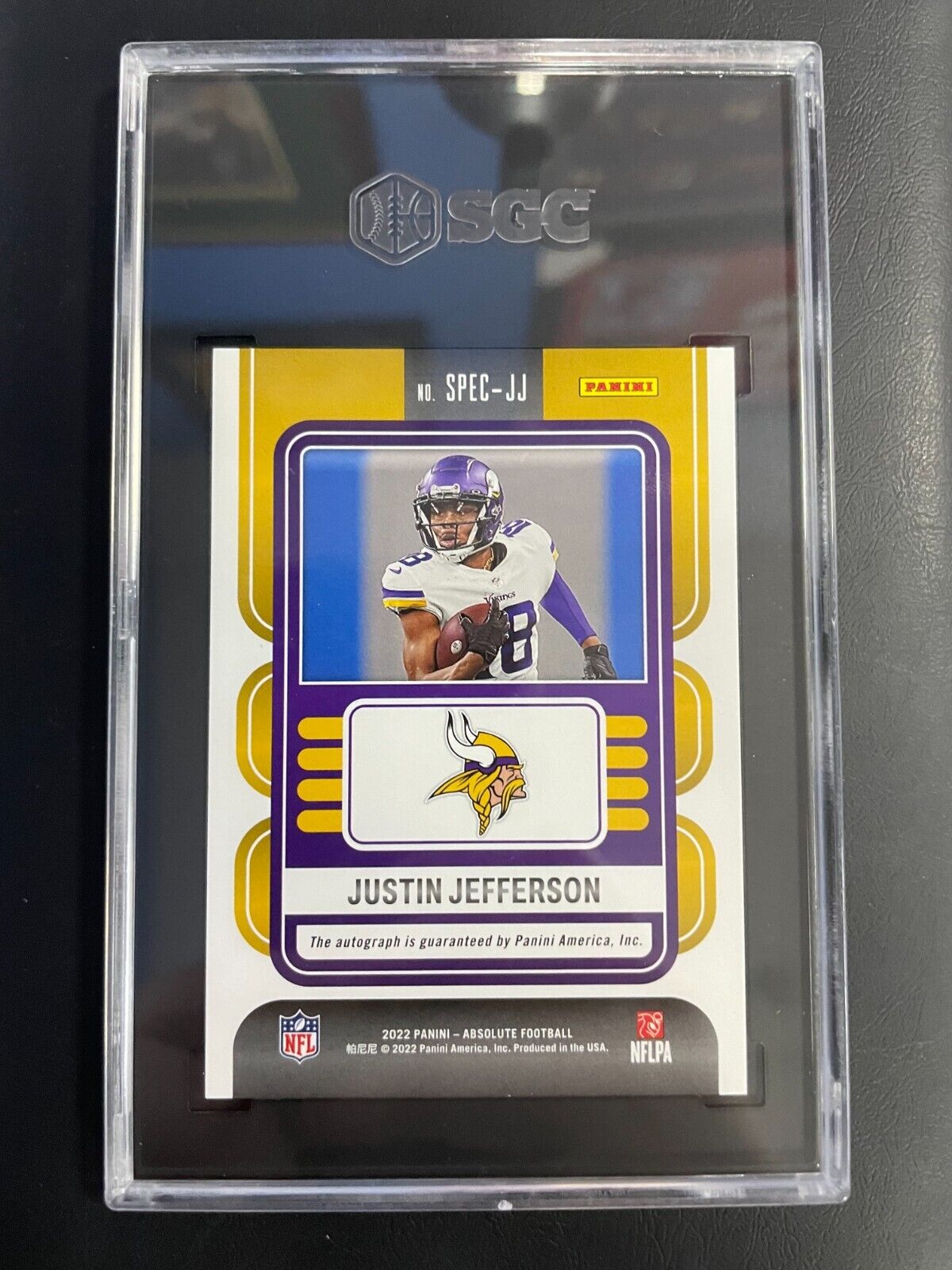 2022 Absolute Justin Jefferson Spectrum Signatures Auto Green /15 SGC GEM-MT 10
