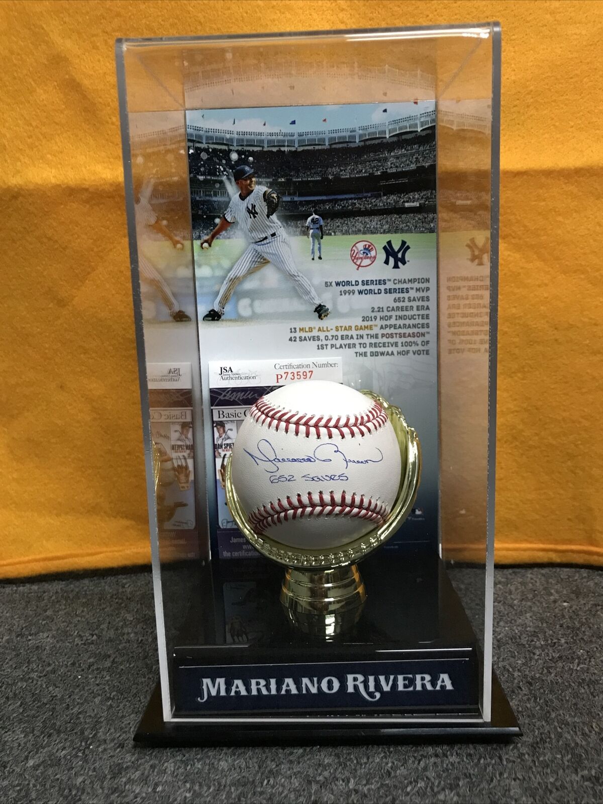 MARIANO RIVERA New York Yankees Autographed / Inscribed