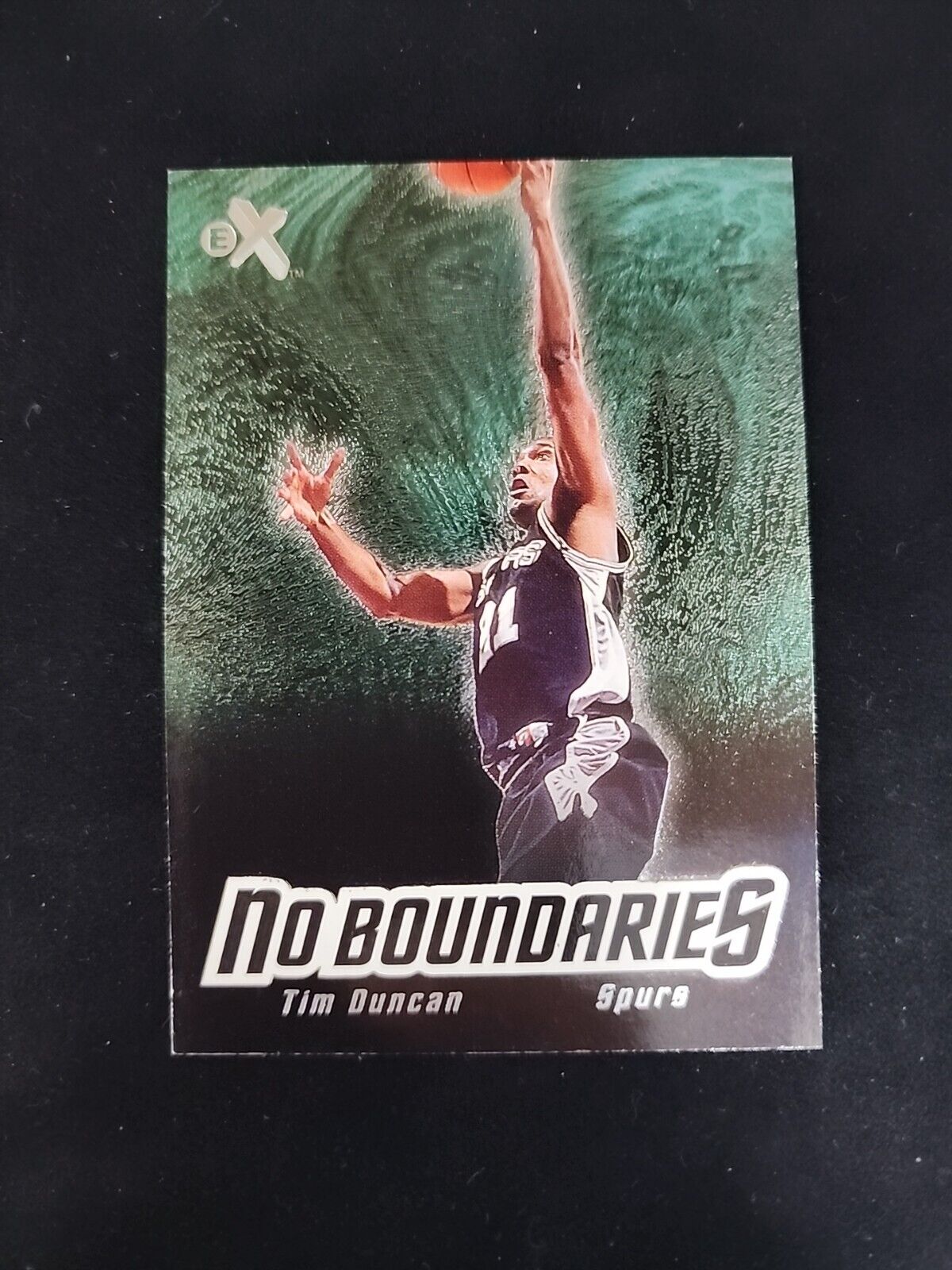 2000-01 E-X No Boundaries  #NB7 Tim Duncan