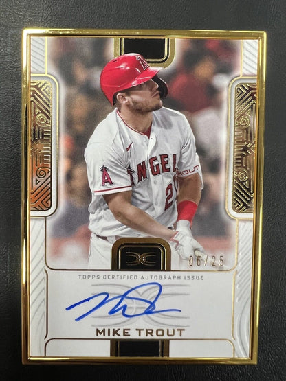 2023 TOPPS DEFINITIVE COLLECTION MIKE TROUT GOLD FRAME AUTO 06/25 ANGELS SSP J