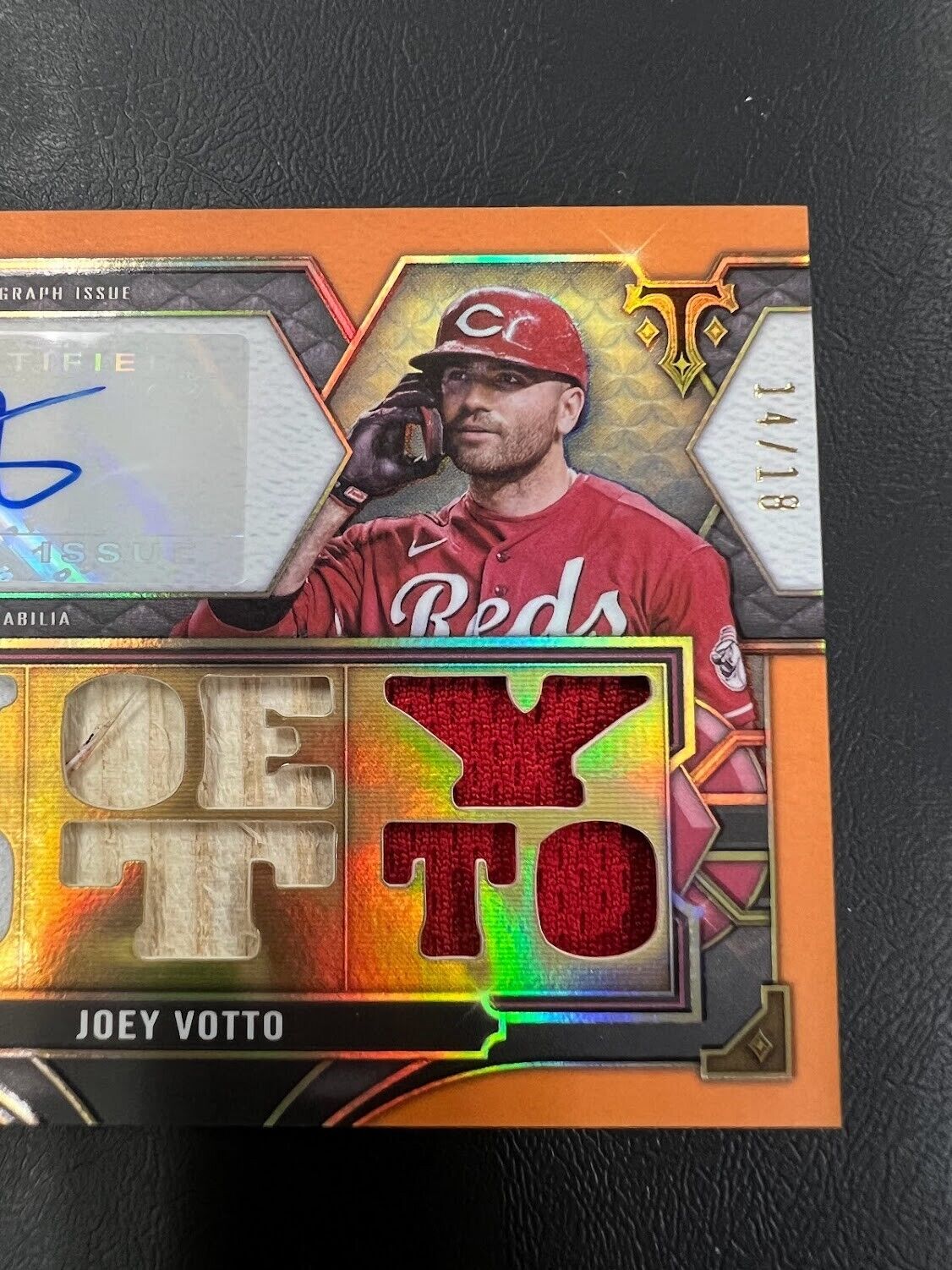 Joey Votto 2022 Topps Triple Threads Game Used Jersey & Bat Auto #/18 TTAR-JV2 J