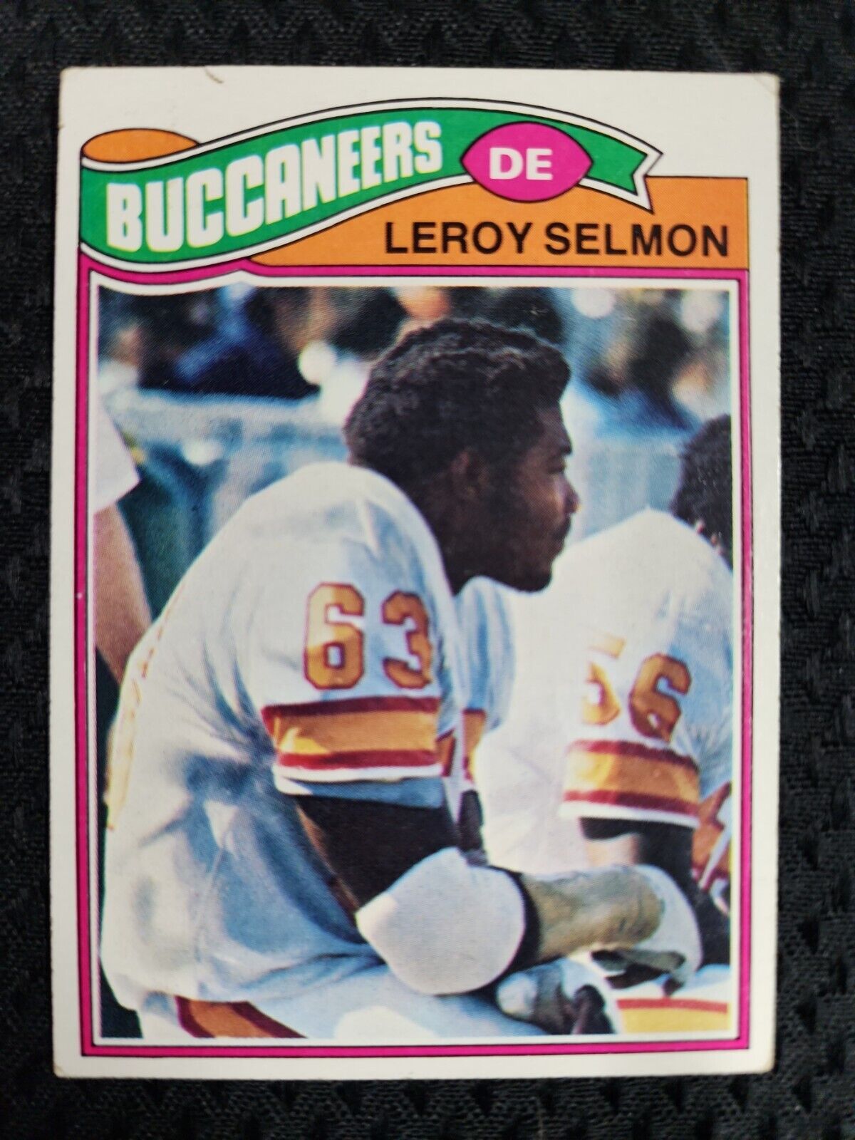 1977 Topps Football # 29 Leroy Selmon RC Tampa Bay Buccaneers HOF